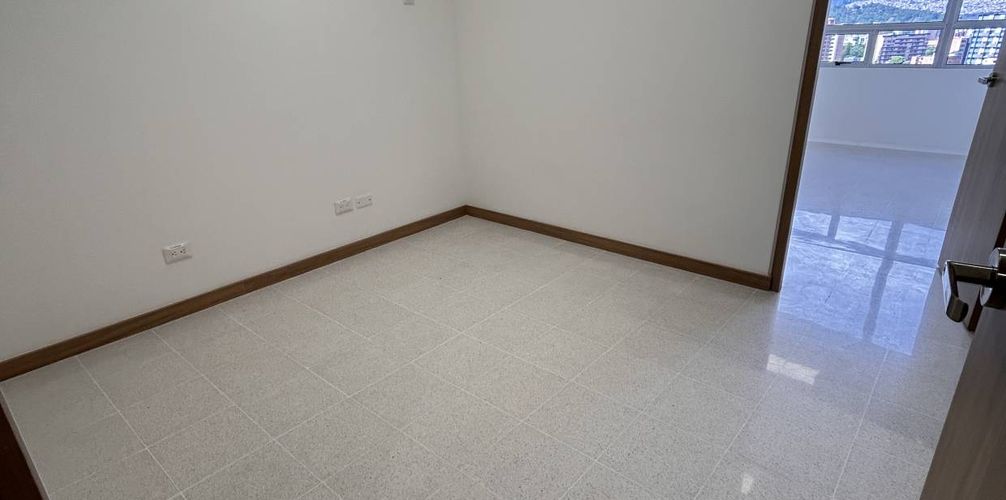Oficina en arriendo en Laureles, Medellín, 30 m² · foto 3 de 8