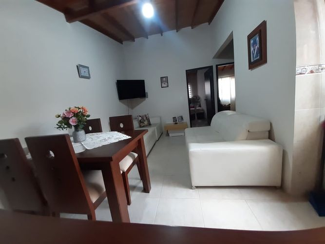 Casa de 5 alcobas en venta en Anillo Vial, Floridablanca, 165 m² · foto 2 de 13