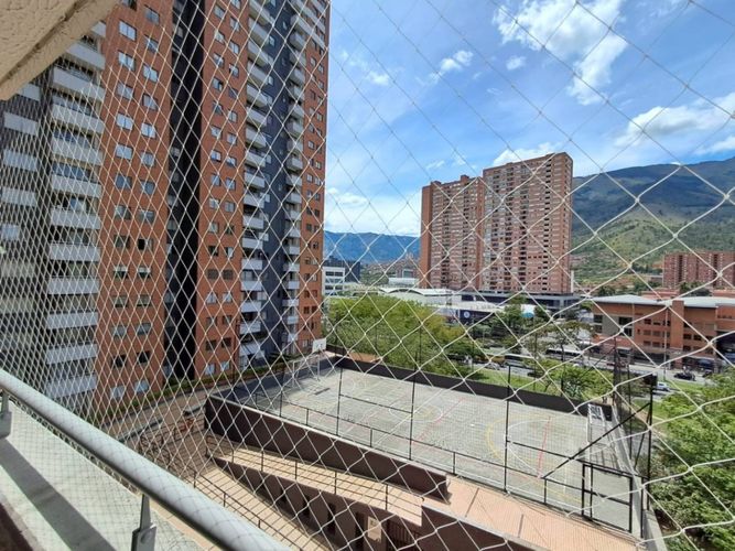 Apartamento de 4 alcobas en venta en Niquia, Bello, 76 m² · foto 21 de 24