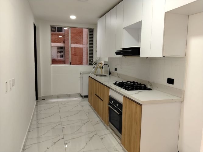 Apartamento de 3 alcobas en arriendo en Castropol, Medellín, 100 m² · foto 3 de 19