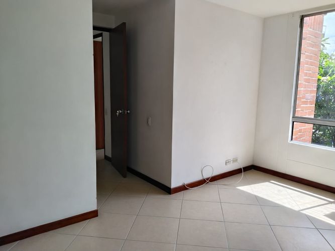 Apartamento de 3 alcobas en arriendo en Castropol, Medellín, 100 m² · foto 8 de 19