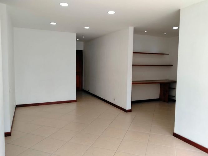 Apartamento de 3 alcobas en arriendo en Castropol, Medellín, 100 m² · foto 9 de 19
