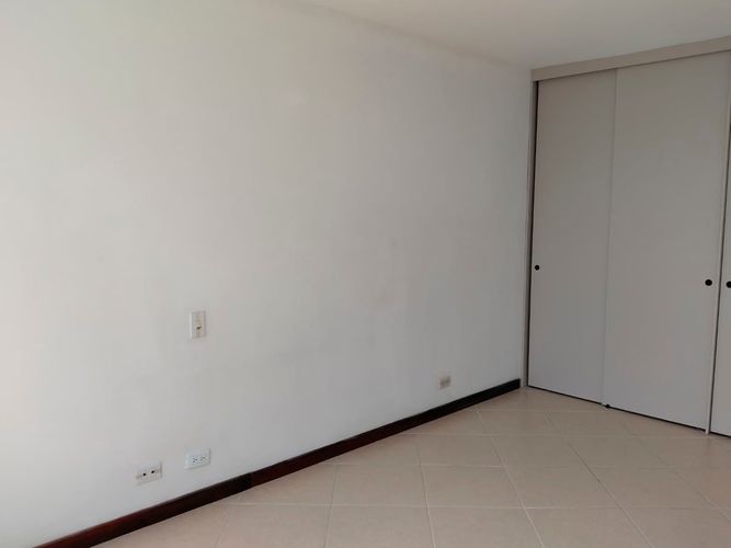 Apartamento de 3 alcobas en arriendo en Castropol, Medellín, 100 m² · foto 13 de 19