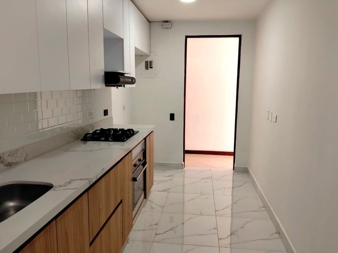 Apartamento de 3 alcobas en arriendo en Castropol, Medellín, 100 m² · foto 5 de 19