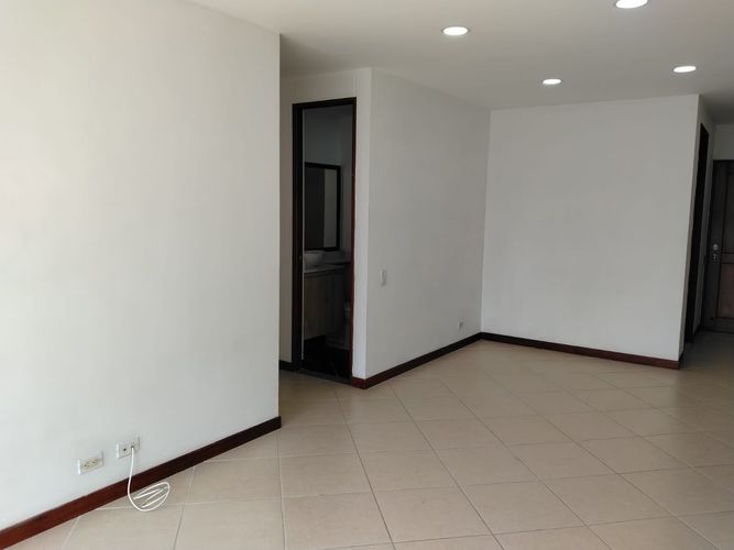 Apartamento de 3 alcobas en arriendo en Castropol, Medellín, 100 m² · foto 10 de 19