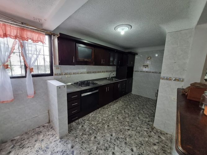 Casa de 5 alcobas en venta en Norte De Armenia, Armenia, 247 m² · foto 10 de 24