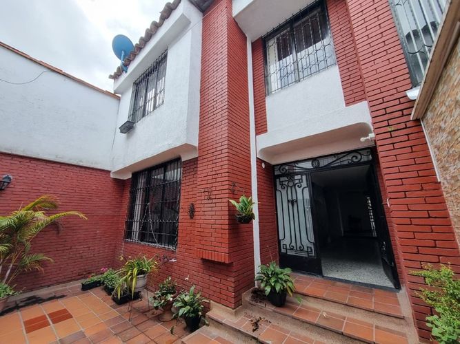 Casa de 5 alcobas en venta en Norte De Armenia, Armenia, 247 m² · foto 2 de 24