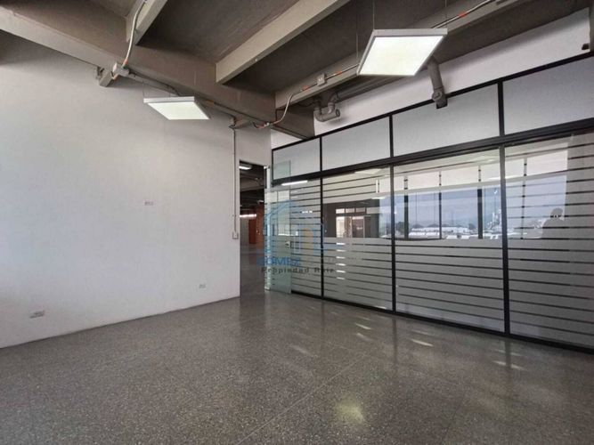 Oficina en arriendo en El Poblado, Medellín, 390 m² · foto 2 de 10
