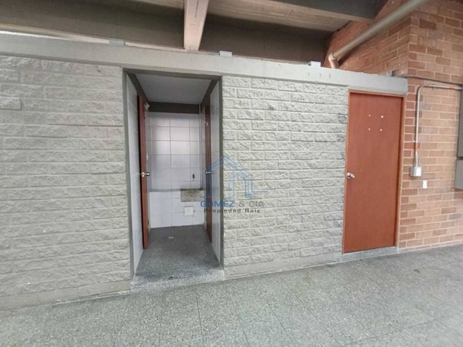 Oficina en arriendo en El Poblado, Medellín, 390 m² · foto 10 de 10