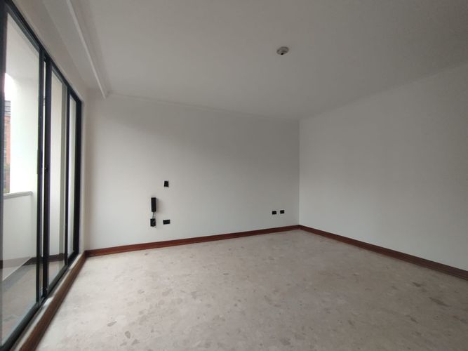 Apartamento de 3 alcobas en arriendo en Lalinde, Medellín, 130 m² · foto 4 de 12