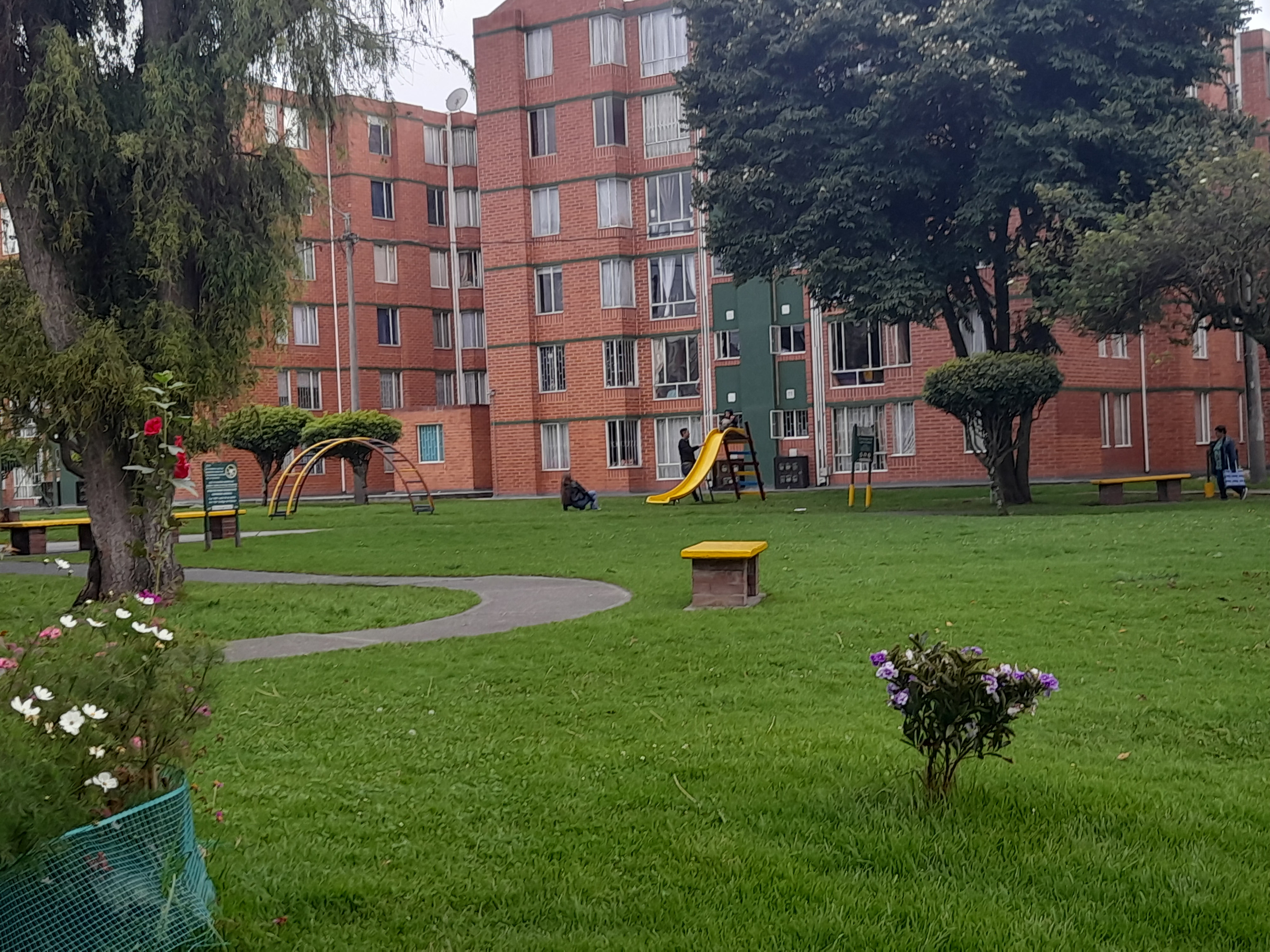 Apartamento en venta en Ub. Sabana De Tibabuyes, Bogotá · foto 2 de 24