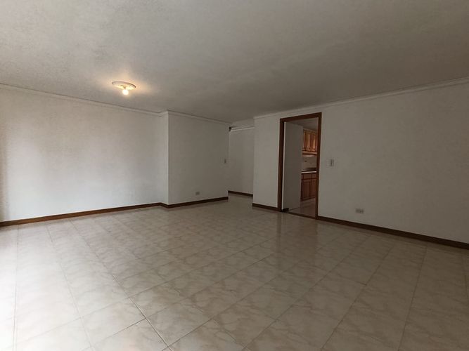 Apartamento de 3 alcobas en arriendo en El Poblado, Medellín, 123 m² · foto 2 de 20