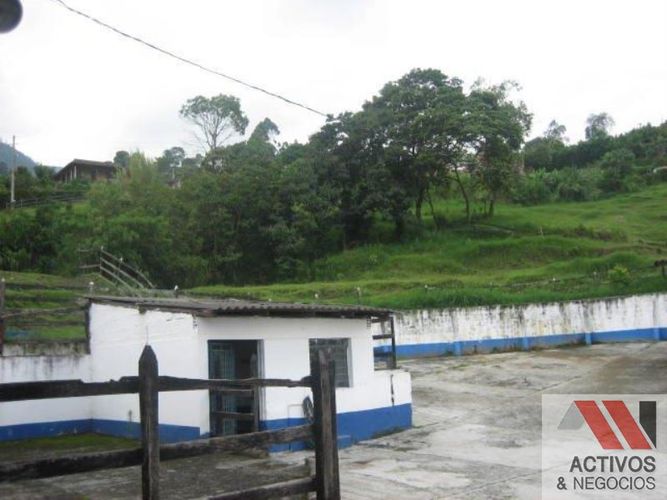 Lote en venta en Loma Del Escobero, Envigado, 29731 m² · foto 2 de 8