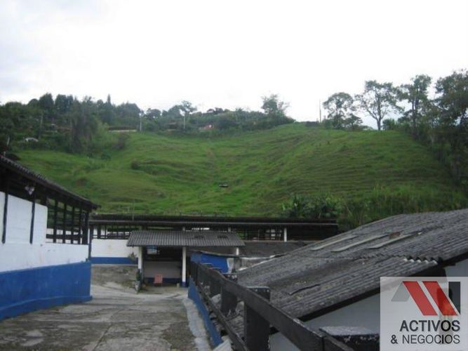 Lote en venta en Loma Del Escobero, Envigado, 29731 m² · foto 3 de 8