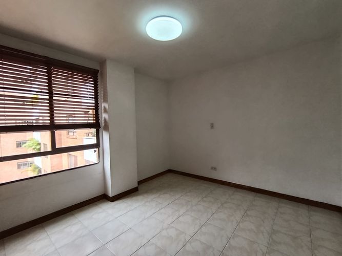 Apartamento de 3 alcobas en arriendo en El Poblado, Medellín, 123 m² · foto 13 de 20