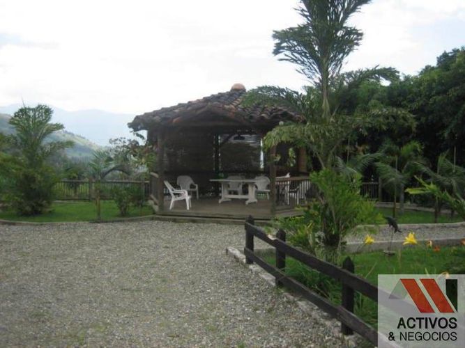Lote en venta en Loma Del Escobero, Envigado, 29731 m² · foto 4 de 8
