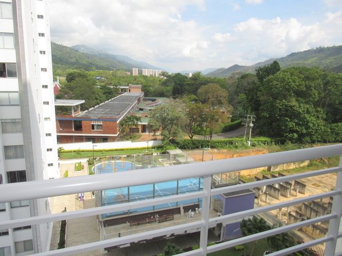 Apartamento de 3 alcobas en arriendo en Abadías, Floridablanca, 94 m² · foto 23 de 24
