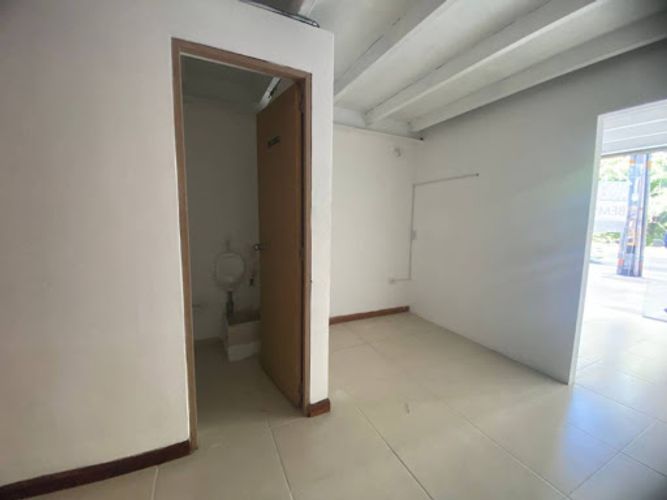 Local en arriendo en Los Colores, Medellín, 50 m² · foto 13 de 13