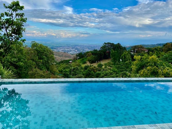 Casa de 4 alcobas en venta en Medio Dapa, Yumbo, 270 m² · foto 3 de 21