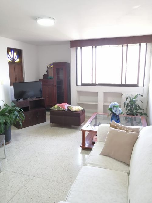 Apartamento de 3 alcobas en venta en Versalles, Cali, 210 m² · foto 19 de 24
