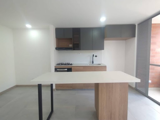 Apartamento en arriendo en Loma De San Jose, Sabaneta · foto 3 de 19