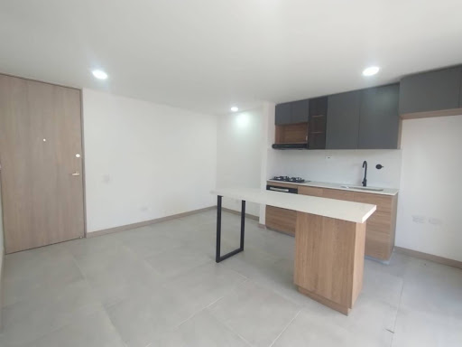 Apartamento en arriendo en Loma De San Jose, Sabaneta · foto 4 de 19