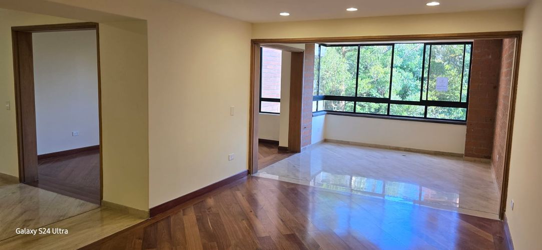 Apartamento de 3 alcobas en venta en La Florida, Medellín, 172 m² · foto 3 de 21