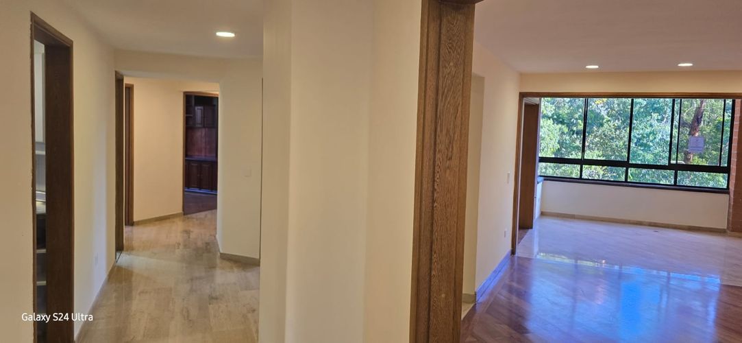 Apartamento de 3 alcobas en venta en La Florida, Medellín, 172 m² · foto 5 de 21