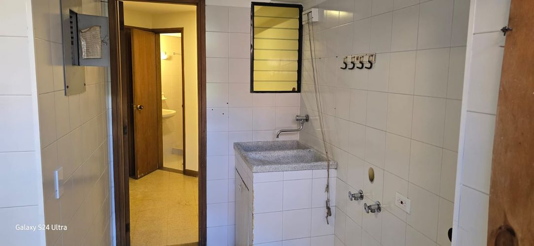 Apartamento de 3 alcobas en venta en La Florida, Medellín, 172 m² · foto 9 de 21