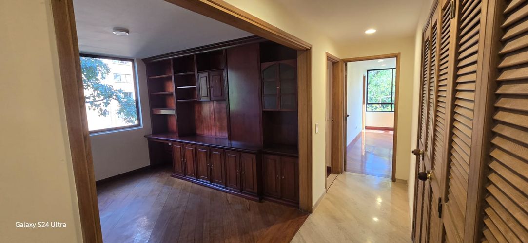 Apartamento de 3 alcobas en venta en La Florida, Medellín, 172 m² · foto 10 de 21
