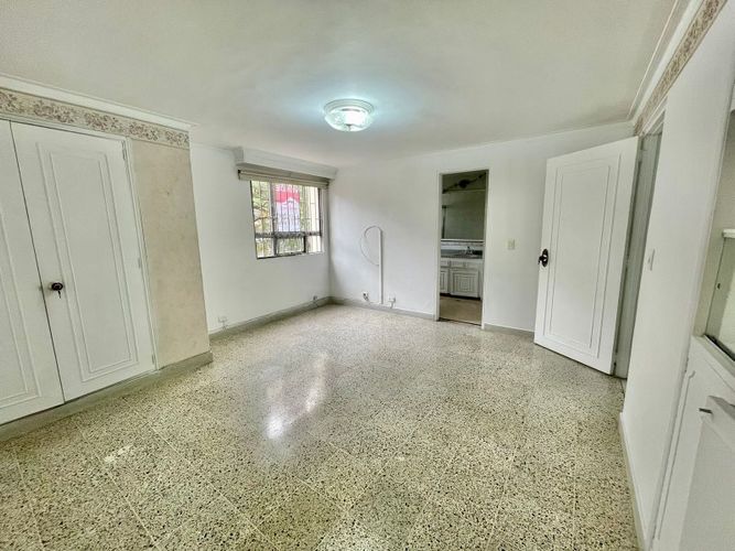 Apartamento de 3 alcobas en arriendo en Laureles, Medellín, 195 m² · foto 8 de 18