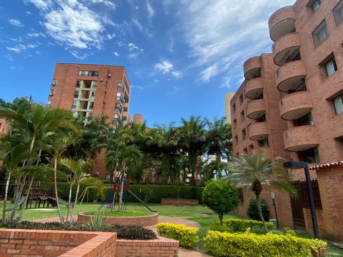 Apartamento de 4 alcobas en venta en El Ingenio, Cali, 130 m² · foto 11 de 11