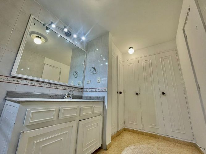 Apartamento de 3 alcobas en arriendo en Laureles, Medellín, 195 m² · foto 13 de 18