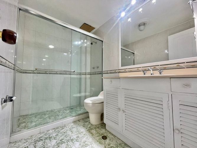 Apartamento de 3 alcobas en arriendo en Laureles, Medellín, 195 m² · foto 14 de 18