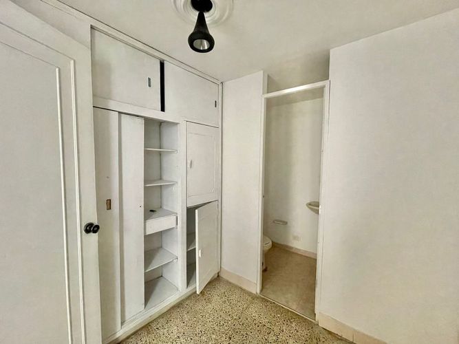 Apartamento de 3 alcobas en arriendo en Laureles, Medellín, 195 m² · foto 18 de 18