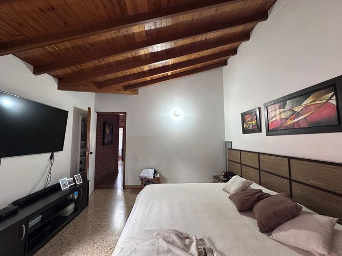 Casa de 5 alcobas en venta en El Poblado, Medellín, 250 m² · foto 8 de 20
