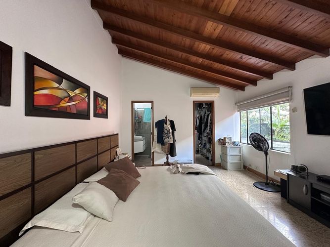 Casa de 5 alcobas en venta en El Poblado, Medellín, 250 m² · foto 10 de 20