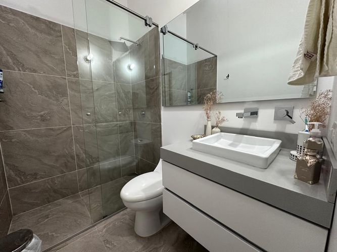 Casa de 5 alcobas en venta en El Poblado, Medellín, 250 m² · foto 17 de 20