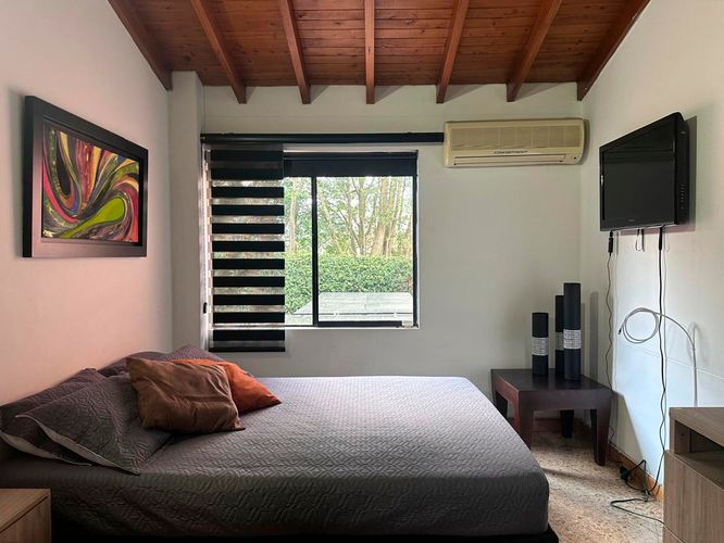 Casa de 5 alcobas en venta en El Poblado, Medellín, 250 m² · foto 12 de 20