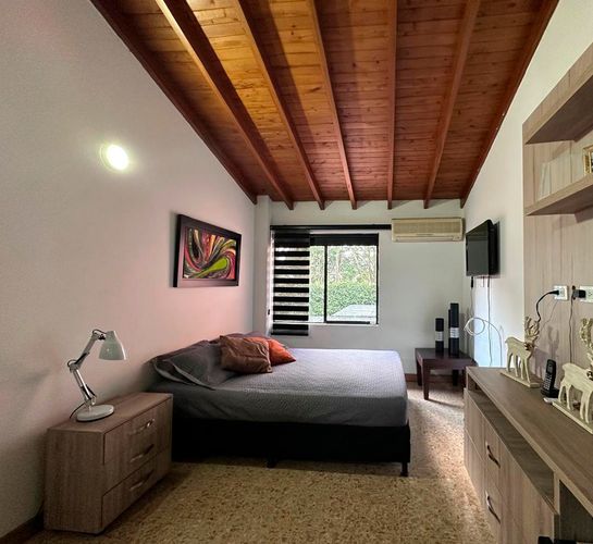 Casa de 5 alcobas en venta en El Poblado, Medellín, 250 m² · foto 14 de 20