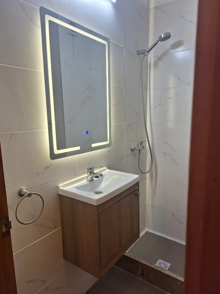 ALQUILER | Apartamento en Malvin frente al mar con dos dormitorios y doble cochera. · Foto 7