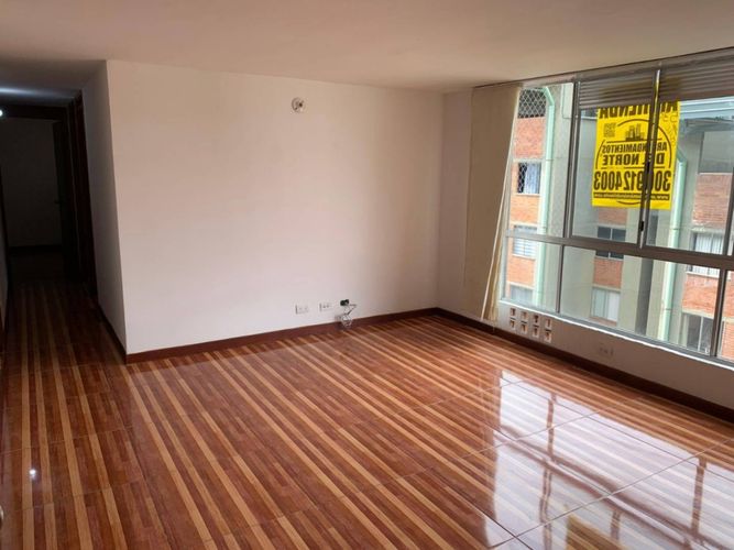Apartamento de 3 alcobas en venta en Hato Viejo, Bello, 63 m² · foto 3 de 11