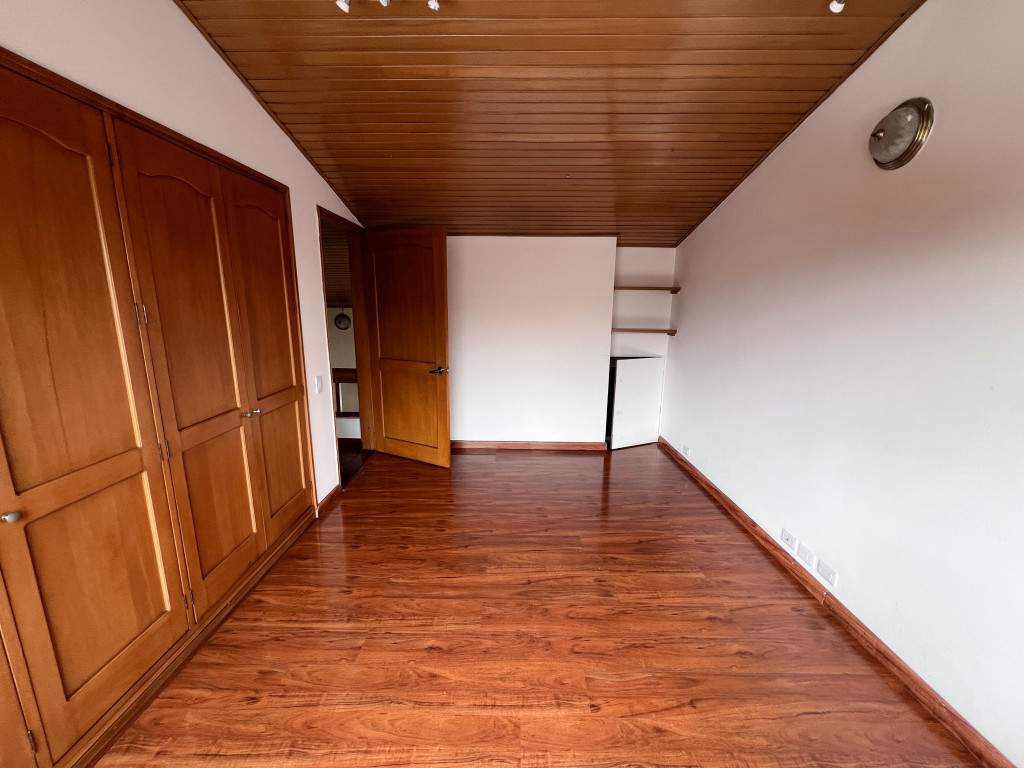 Casa en venta en San Jose De Bavaria, Bogotá · foto 6 de 14