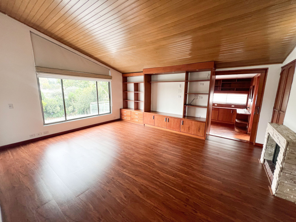 Casa en venta en San Jose De Bavaria, Bogotá · foto 8 de 14