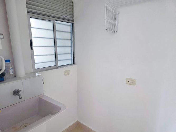 Apartamento de 1 alcoba en venta en Zona Industrial, Yumbo, 47 m² · foto 7 de 8
