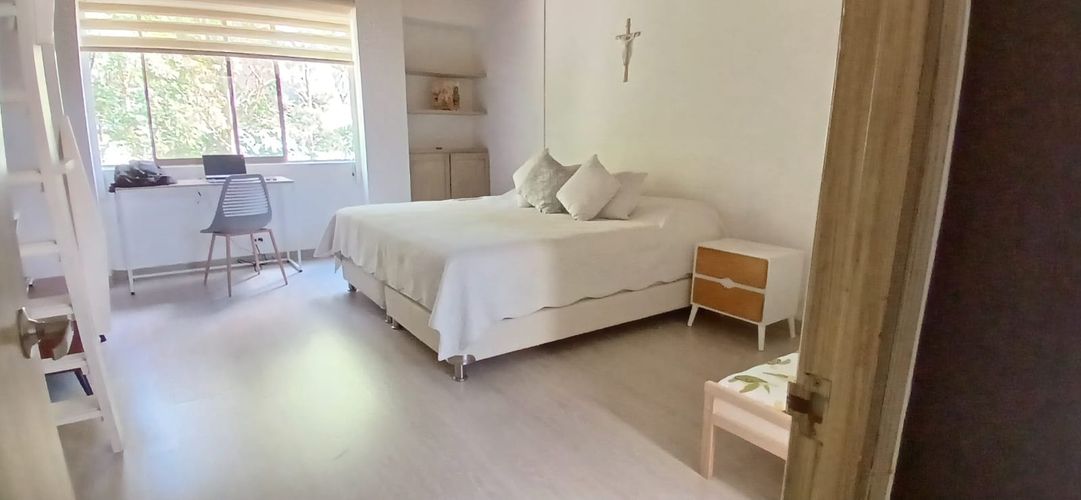Casa de 4 alcobas en venta en El Castillo, Medellín, 337 m² · foto 12 de 21