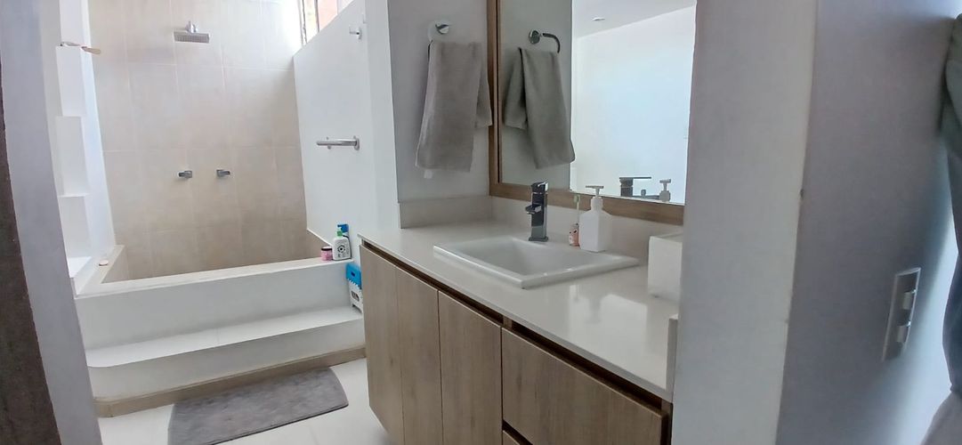 Casa de 4 alcobas en venta en El Castillo, Medellín, 337 m² · foto 21 de 21