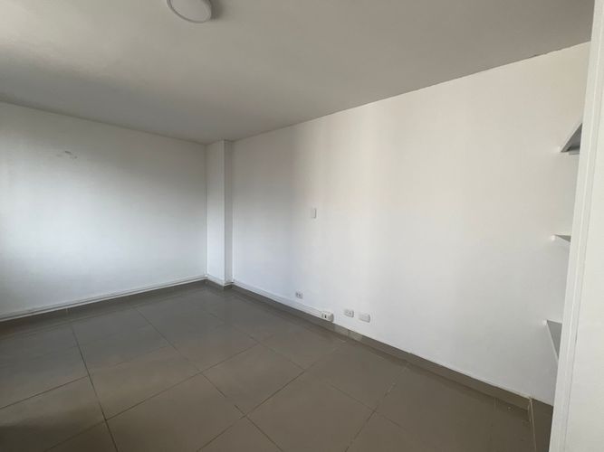 Consultorio en venta en Sector Plaza De Bolivar, Pereira, 156 m² · foto 2 de 24