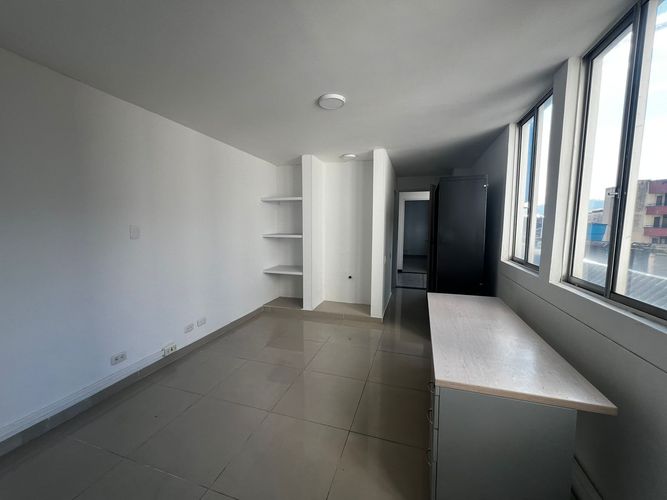 Consultorio en venta en Sector Plaza De Bolivar, Pereira, 156 m² · foto 4 de 24