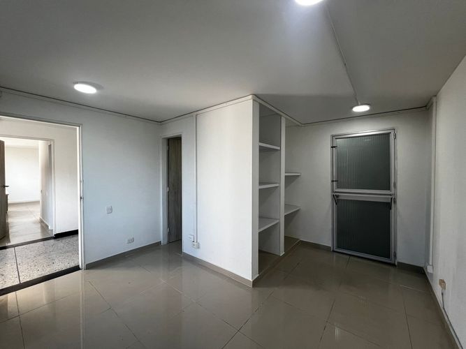 Consultorio en venta en Sector Plaza De Bolivar, Pereira, 156 m² · foto 6 de 24